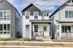 41 Bluerock Hill SW Calgary, AB T2Y 0V7