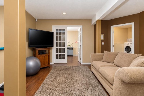 8 Daines Avenue, Red Deer, AB 