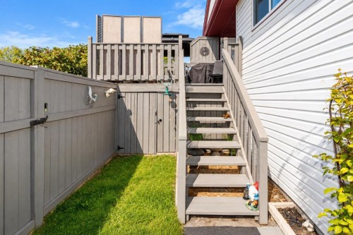 8 Daines Avenue, Red Deer, AB 