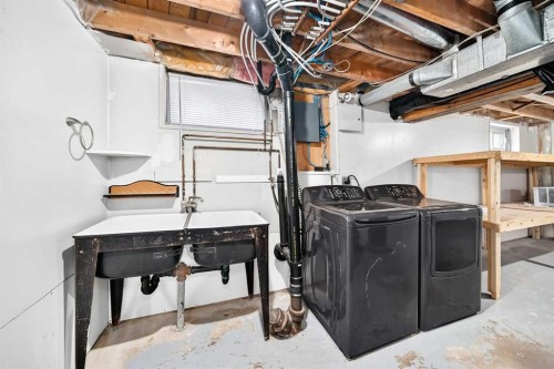 315 Spruce Street, Springbrook, AB 
