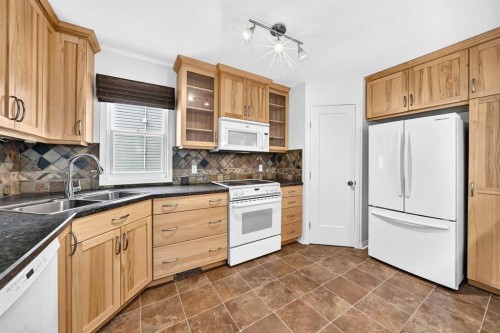 315 Spruce Street, Springbrook, AB 