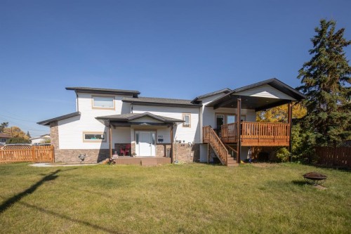 6913 59 Avenue, Red Deer, AB 