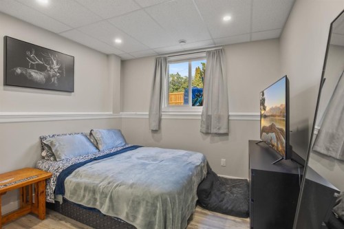 6913 59 Avenue, Red Deer, AB 