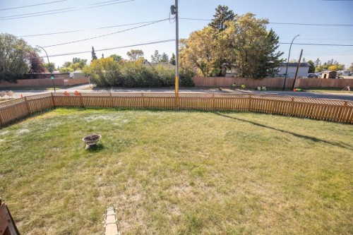 6913 59 Avenue, Red Deer, AB 