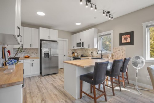 6913 59 Avenue, Red Deer, AB 