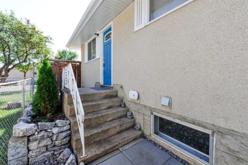 5420 50 Avenue, Camrose, AB 