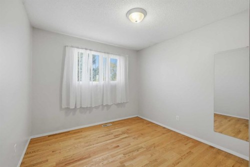5709 56 Avenue, Lacombe, AB 
