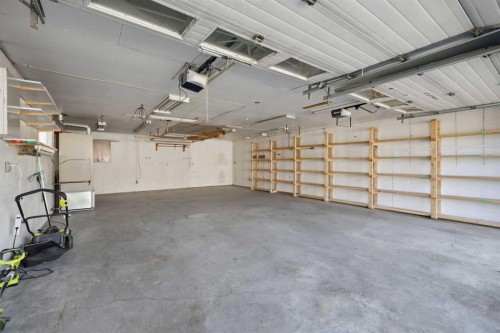 5709 56 Avenue, Lacombe, AB 