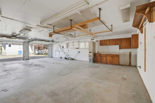 5709 56 Avenue, Lacombe, AB 