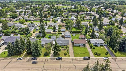 5709 56 Avenue, Lacombe, AB 