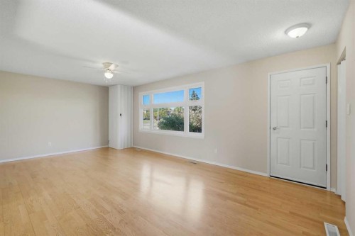 5709 56 Avenue, Lacombe, AB 
