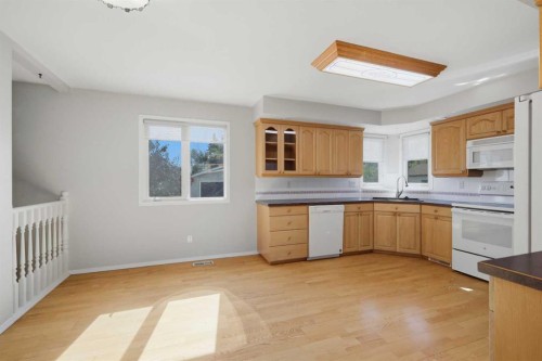 5709 56 Avenue, Lacombe, AB 