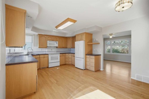 5709 56 Avenue, Lacombe, AB 
