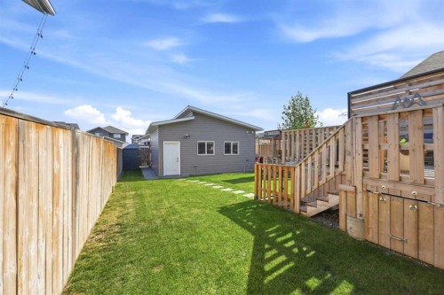 59 Village Crescent, Red Deer, AB 