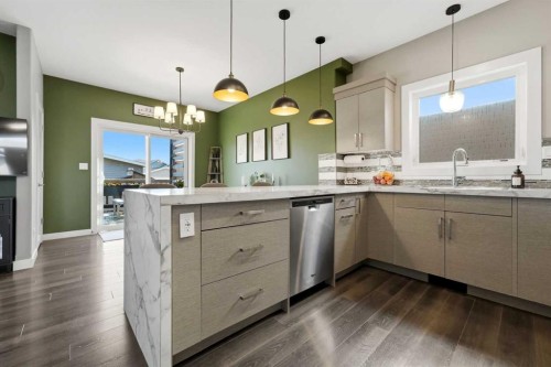 59 Village Crescent, Red Deer, AB 