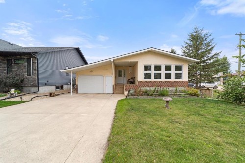 5012 53 Street  Stettler, AB T0C 2L2