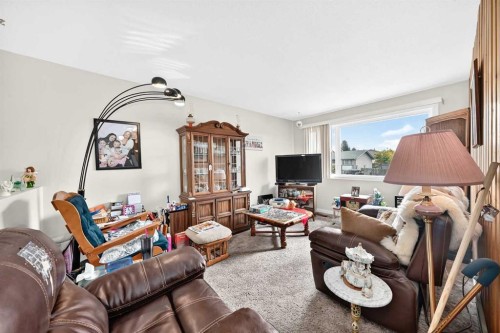 4209 54 Avenue, Innisfail, AB 