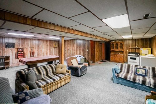5323 55 Avenue, Viking, AB 