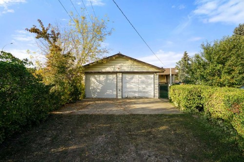 5323 55 Avenue, Viking, AB 