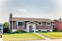 15 Nolan Street Red Deer, AB T4P 1Y8
