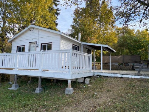 313 Minnewaukan Road, Tillicum Beach, AB 