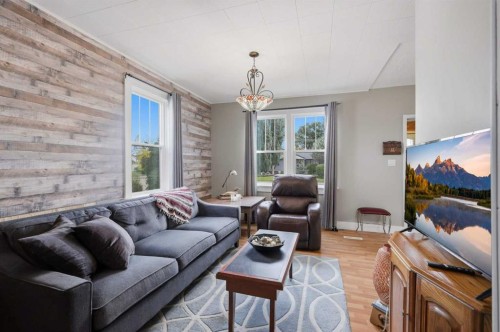 5214 50 Street, Lacombe, AB 