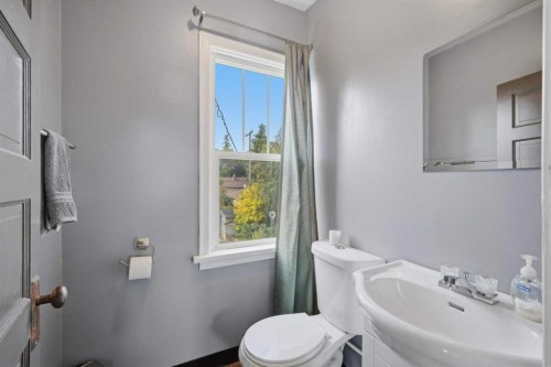 5214 50 Street, Lacombe, AB 