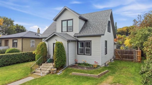 5214 50 Street, Lacombe, AB 
