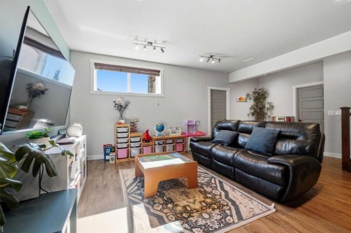 17 Hammond Close, Sylvan Lake, AB 