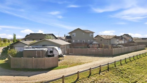 17 Hammond Close, Sylvan Lake, AB 