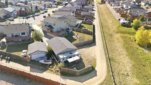 17 Hammond Close, Sylvan Lake, AB 