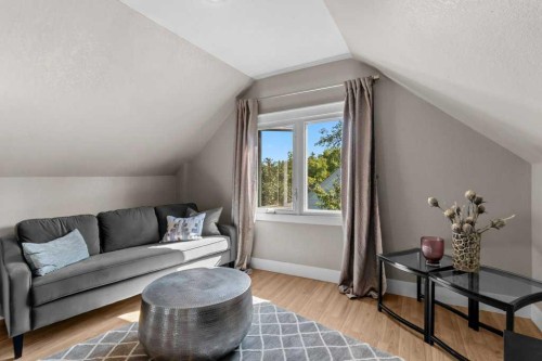 5708 45 Avenue, Red Deer, AB 