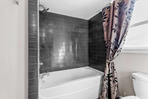 5708 45 Avenue, Red Deer, AB 