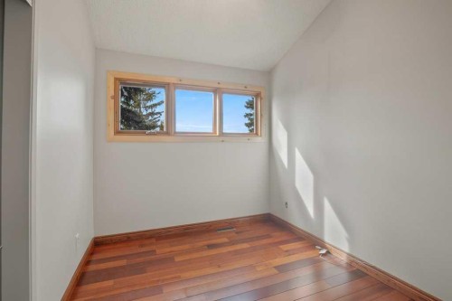 130 Westview Drive, Sylvan Lake, AB 