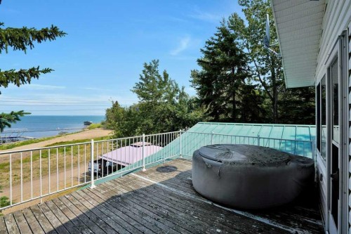34 Beach Street East, Rochon Sands, AB 