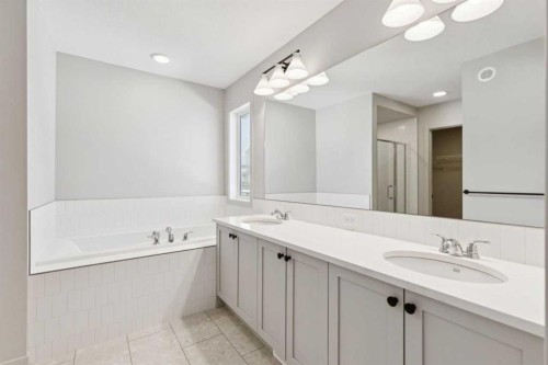 1062 Bayview Crescent Sw, Airdrie, AB 