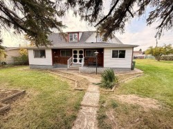 5116 53 Street Rocky Mountain House, AB T4T 1E4