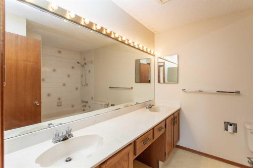 9 Rollis Street, Red Deer, AB 