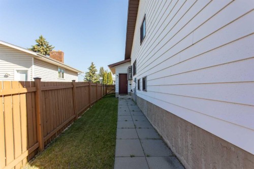 9 Rollis Street, Red Deer, AB 