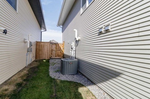 20 Radcliff Way, Sylvan Lake, AB 