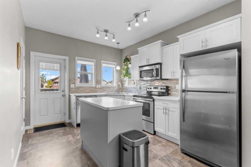20 Radcliff Way, Sylvan Lake, AB 