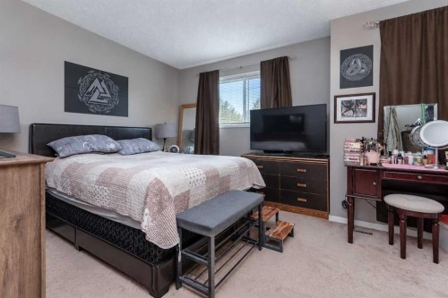 5716 71 Street, Red Deer, AB 