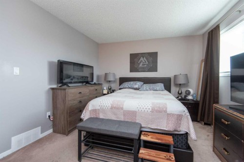 5716 71 Street, Red Deer, AB 