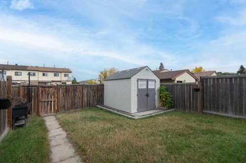 5716 71 Street, Red Deer, AB 