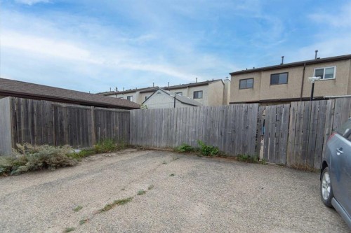 5716 71 Street, Red Deer, AB 