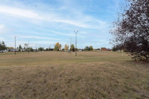 5716 71 Street, Red Deer, AB 