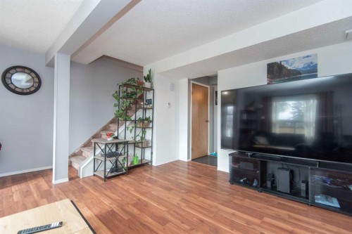 5716 71 Street, Red Deer, AB 