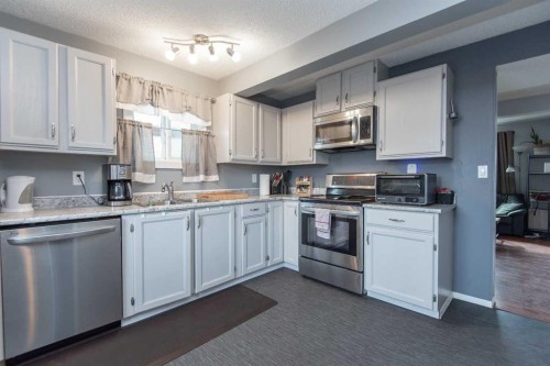 5716 71 Street, Red Deer, AB 
