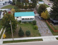 4108 49A Avenue Innisfail, AB T4G 1J9