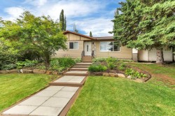 4412 45 Avenue Sylvan Lake, AB T4S 1K6